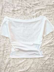 Attitoon 女式休闲简约数字图案腰部褶皱露肩紧身短袖白色 T 恤，适合夏季返校季 - 白色 - 查看 2