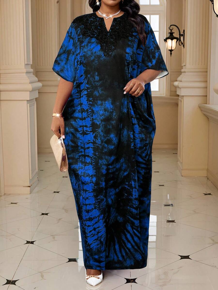 SHEIN Lady 2025 新款春夏秋冬优雅黑蓝色编织缺口长袍连衣裙蕾丝领度假大码连衣裙节日皇家蓝针织圆领喇叭袖荷叶边褶皱中长短袖大码连衣裙 - 藍色 - 查看 1