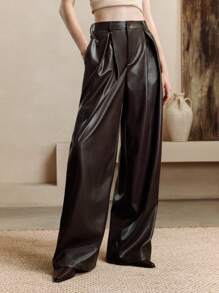 Arave Locker sitzende, plissierte Hose mit weitem Bein aus PU-Stoff für Damen für den täglichen, lässigen Arbeitsweg. Lehrertag, Herbst-/Winterkleidung und Halloween-Arbeitskleidung. Damen-Club-Outfits. Sexy Business-Casual-Herbstkleidung für Damen.