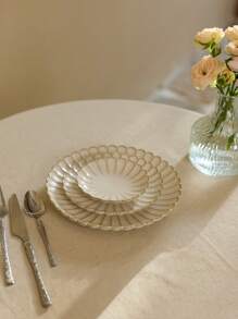 Cirelle Retro Chrysanthemum Ceramic Plate, Elegant White Dinner Plate For Breakfast, Bread, Steak, Pasta, Fruit, Salad, Cake, Home & Restaurant Tableware | Dinner Set,Plates,Plate,Ceramic Plate,White Plates,Dinner Plates - Multicolor - View 2