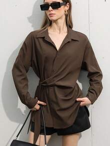 Aveloria Modichic 经典纯色法式奢华优雅不对称系带腰长袖衬衫，修身高端休闲百搭上衣，适合所有季节 - 棕色 - 查看 5