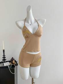 SHEIN Unity 女士棕色花卉刺绣复古 Y2K 紧身舒适海滩度假泳衣套装、细肩带 V 领吊带背心和性感短裤 - 卡其色 - 查看 4