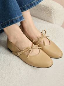 Rosivie 女士圆头黑色蝴蝶结平底鞋，优雅休闲法式玛丽珍透气编织镂空系带复古休闲户外鞋 - 杏色 - 查看 6