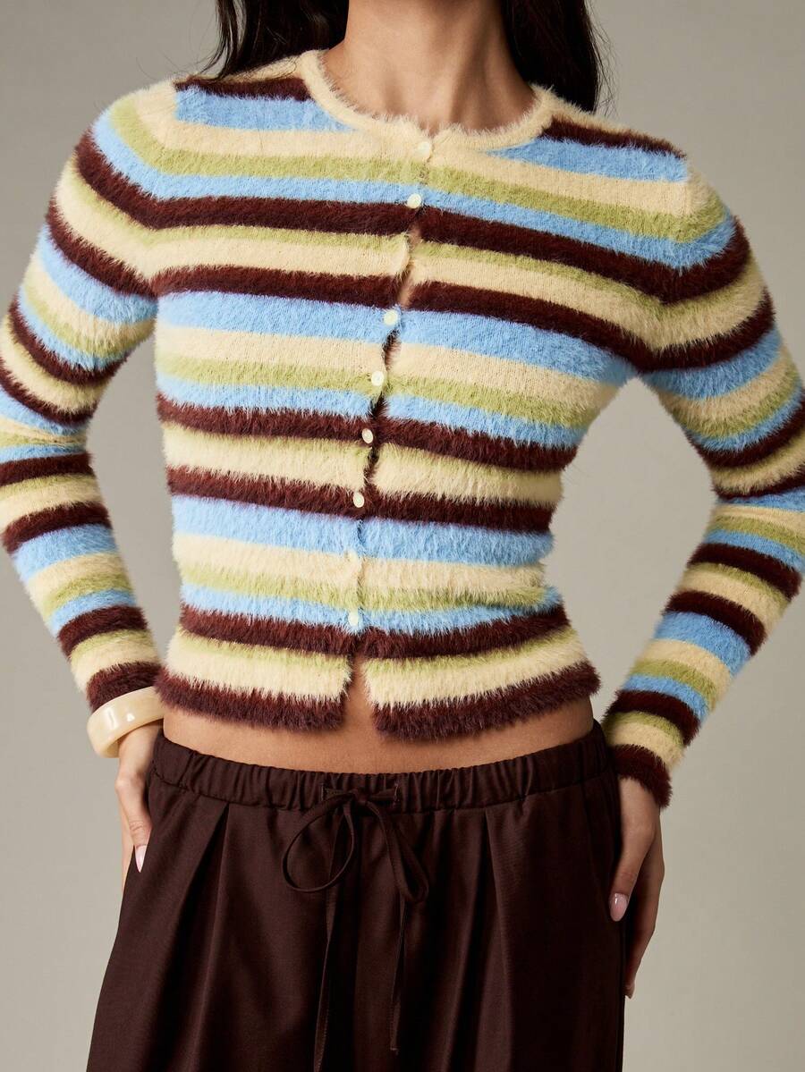 MISSGUIDED 女式复古 Y2K 蓬松针织开衫纽扣式毛绒马海毛条纹短款毛衣秋冬时尚长袖柔软舒适针织衫 - 彩色 - 查看 1