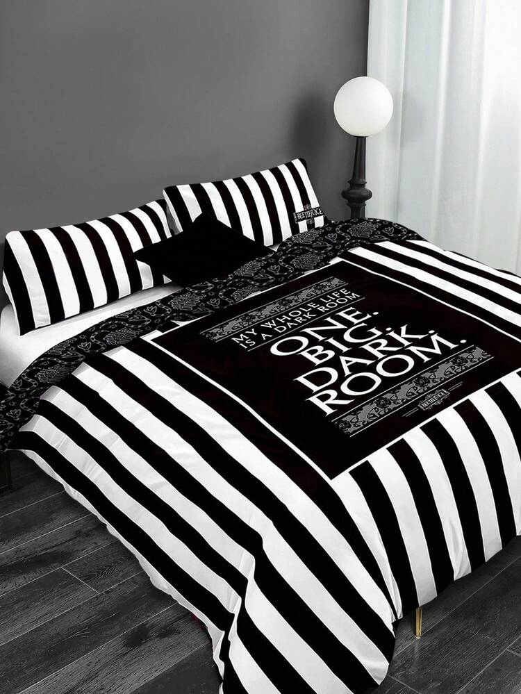 Beetlejuice X SHEIN Slogan & Striped Print Bedding Set - Black and White - View 2