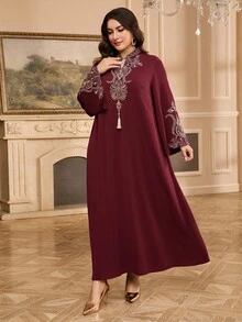 Al Najma 大码女式优雅刺绣阿拉伯风格连衣裙 - 酒紅色 - 查看 4