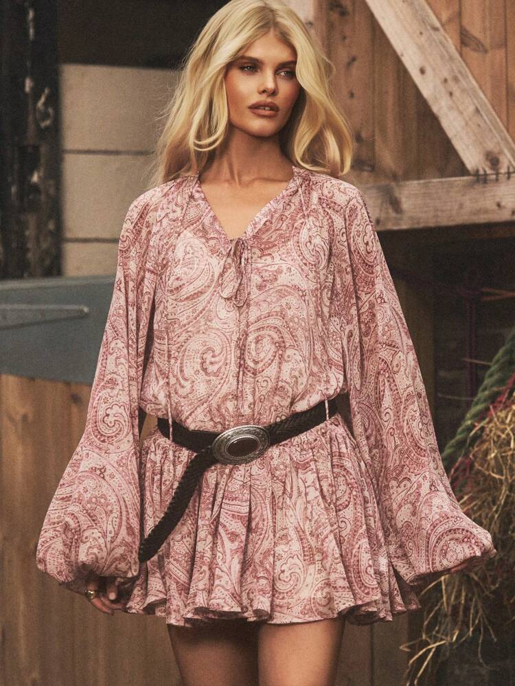 MISSGUIDED Bohemian Paisley Mini Dress Balloon Sleeve Empire Waist Flowy Tiered Design Autumn Winter Spring Casual Day Dress Boho Festival Fashion Smocked Peasant Style