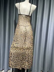 SHEIN 2 件套网格派对巴洛克豹纹印花前开襟荷叶边下摆长裙 + 丁字裤，外出 - 彩色 - 查看 7