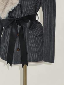 SHEIN ICON Chaqueta de mujer con cuello asimétrico de piel, parche de tela a rayas, cinturón, abrigo con cuello de piel, abrigo de raya de tiza, esponjoso y grueso para otoño/invierno - Gris Oscuro - Ver 5
