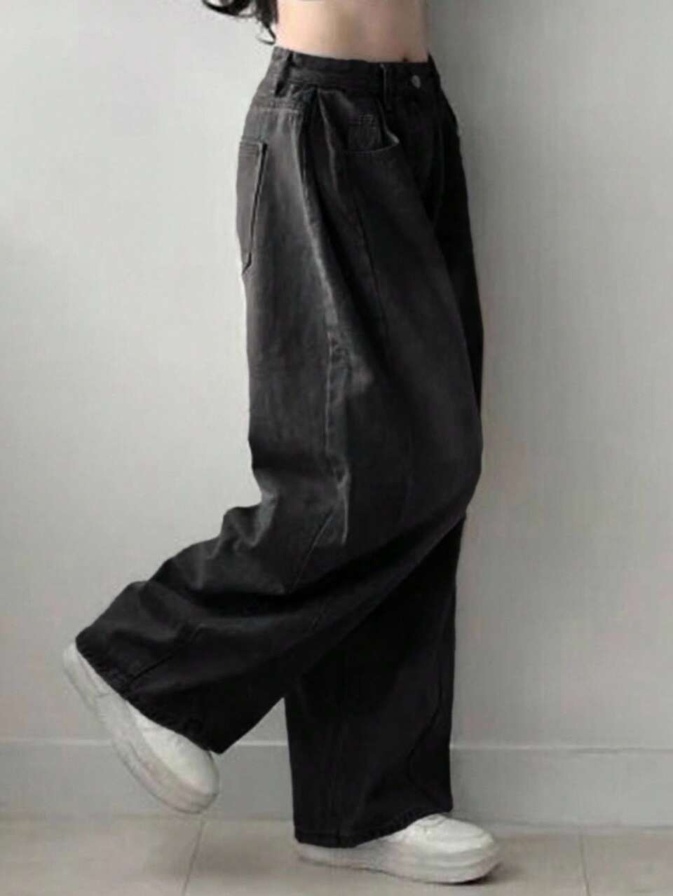 Women's Solid Color Loose Fit Pocket Casual Jeans