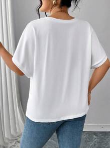 SHEIN Clasi 大码3D立体花卉刺绣装饰蝙蝠袖休闲T恤，女士夏季上衣，圣帕特里克节主题，外出上衣，可爱上衣，可爱夏季上衣，休闲上衣 - 白色 - 查看 2