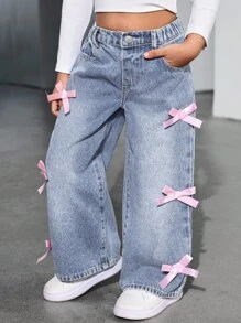 SHEIN Jeans anchos de mezclilla azul con lazo rosa decorativo, ropa de jeans de otoño e invierno para niñas, look cool para el Día de Acción de Gracias - Lavado ligero - Ver 5