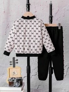 2 件幼儿男童秋冬加厚罗纹 V 领长袖上衣，几何印花，罗纹袖口和下摆，搭配松紧腰宽松印花字母图案裤套装 - 黑色 - 查看 2