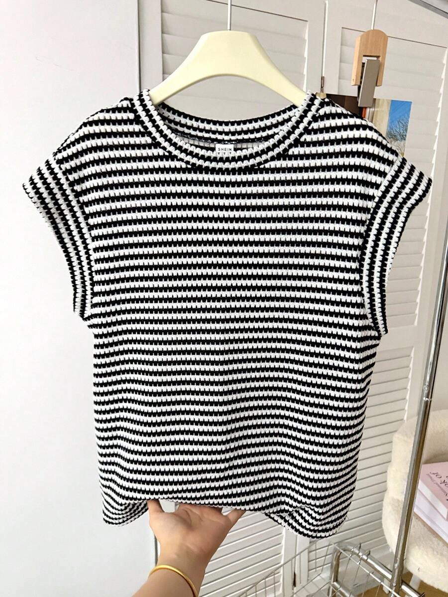 SHEIN 青少年女孩条纹圆领短袖休闲T恤,简约休闲家居服 - 黑與白 - 查看 1