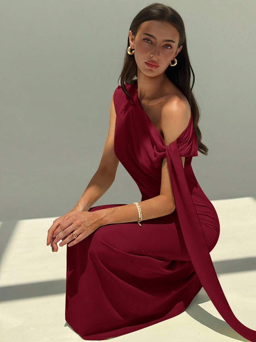Aloruh Elegant Oblique Shoulder Tie Waist Slim Fit Maxi Dress, Minimalist Commuter Style, Light Green,Prom Dress,Fall Wedding Guest Dress - Burgundy - View 1