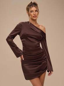 SHEIN BAE Robe mini élégante asymétrique à manches évasées et froncée, en satin de couleur café, pour l'automne/hiver. Robe de demoiselle d'honneur, robe d'anniversaire, robe superposable pour l'automne/hiver, robe de tous les jours, robe pour occasions formelles, robe de vacances - Tabac - Voir 4
