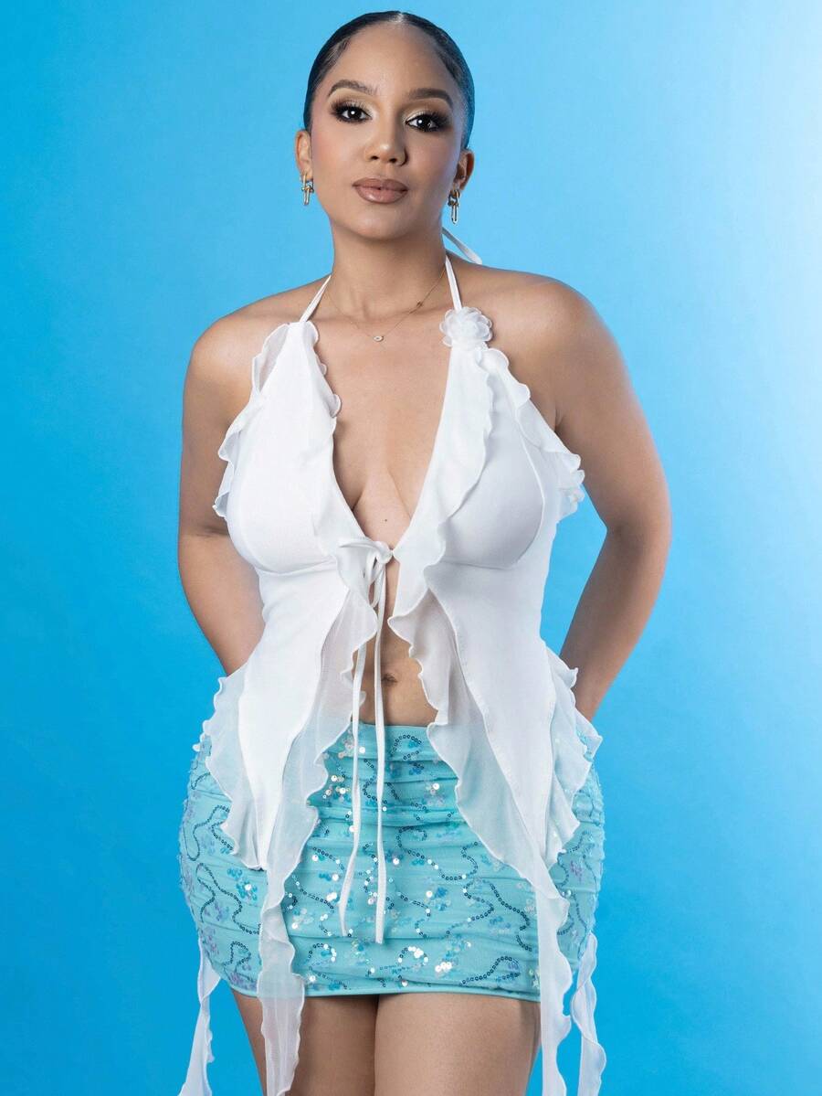 Melissa Matos 夏日浪漫白色荷葉邊緣絲帶和3D花朵系領上衣，夏季女性上衣演唱會女裝性感服裝 - 白色 - 查看 1