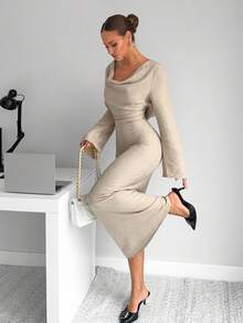 Siren Gaze 女士褶皱腰身连衣裙，金属链条装饰露背连衣裙，性感优雅通勤连衣裙，度假连衣裙，时尚独特，通勤，优雅，性感，度假，海滩，夏威夷，婚礼季，毕业典礼连衣裙，女士正式舞会连衣裙，女士鸡尾酒会连衣裙，褶皱领口，女士生日连衣裙，女士婚纱，露背连衣裙，冬季派对晚礼服 - 杏色 - 查看 3