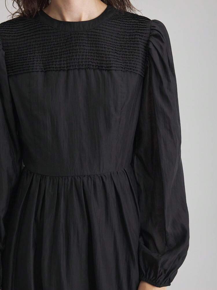 2025 New Women's Long Dress, Autumn/Winter, Modern Urban Style, Women's Dress, Black, Waist-Cinched Loose Fit, Round Neck, Business Casual, Commute, Daily Wear, Autumn/Winter, Christmas, Halloween, Holiday, Vacation, Party, Fitted Silhouette, Women's Dress, Urban Chic, Minimalist Elegant Women's Dress, Pleated Design, Woven Fabric, Women's Dress