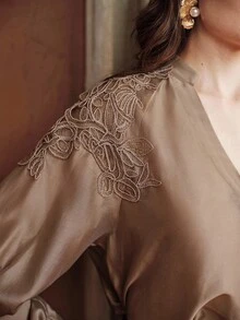 Anewsta 全新设计刺绣优雅小众卡其色衬衫，女士商务休闲装 - 咖啡棕 - 查看 2