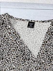 EMERY ROSE Plus Size Women's Daily Casual Vacation Pink V-Neck Small Flying Sleeves Vacation Style Leopard Pattern Loose Shirt, Women's Summer Clothing, Women's Vacation Clothing, Women's Summer Clothing, Women' Autumn And Winter Chic Blouses For Women