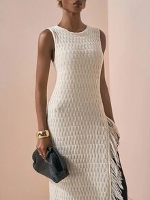 Zivah Lễ hội âm nhạc mới mùa thu 2025, Lễ Phục sinh, Ngày lễ Thánh Patrick, Phong cách phương Tây, Du mục, Tiệc sinh nhật, Lễ tốt nghiệp, Phong cách đại học, Trang phục sinh viên, Thường ngày, Đa năng, Giải trí, Du lịch du thuyền, Bãi biển, Tắm nắng, Lan truyền, Thời trang đường phố, Khách dự tiệc cưới, Bohemian, Đi làm, Ăn trưa, Sân bay, Y2K, Áo len dệt kim dài không tay tua rua cổ điển màu mơ chắp vá - Màu be - Xem 1