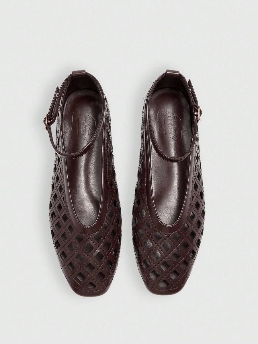 CUCCOO BIZCHIC Pre-Laser 镂空方头女式平底鞋 - 棕色 - 查看 1