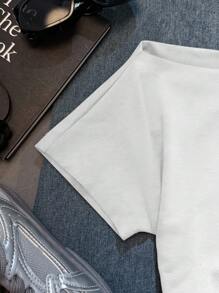 SHEIN EZwear 女式休闲简约 GRUNGE 美式风景标语印花褶皱腰露肩紧身短袖 T 恤，适合夏季，Y2K 不对称肩部修身款式 - 白色 - 查看 6