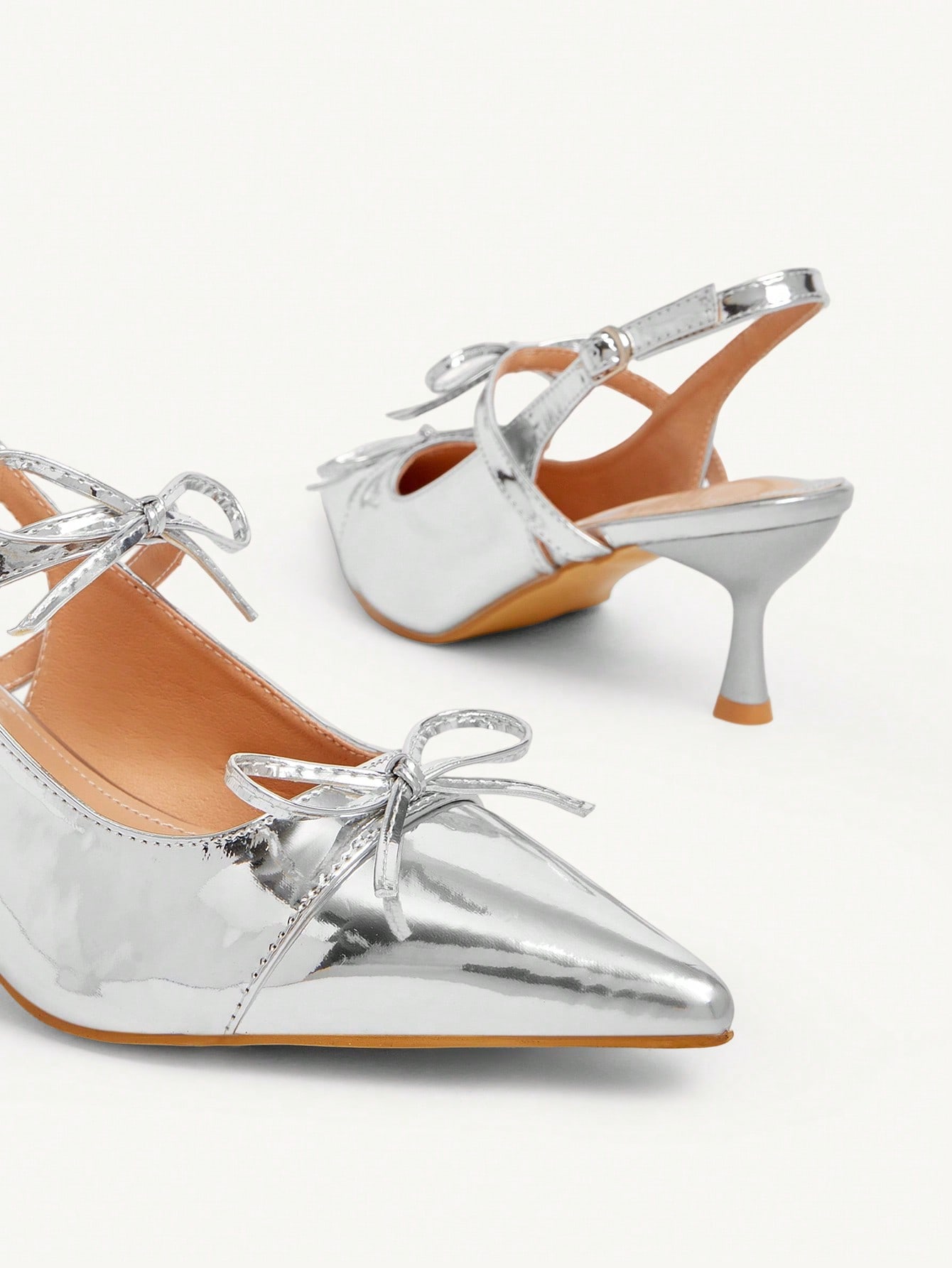 CUCCOO CHICEST 여성 패셔너블 레드 스트래피 뾰족코 하이힐, 크리스마스, 할로윈, 뮤직 페스티벌, 가을에 적합｜cuccoo, image size:1340x1785