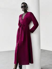 Lumivelle 系带蝴蝶结袖前开口 V 领衬衫裙