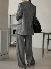 Dazy-Less 女士商务休闲条纹宽松西装外套搭配直筒裤，适合秋冬季办公室通勤穿着