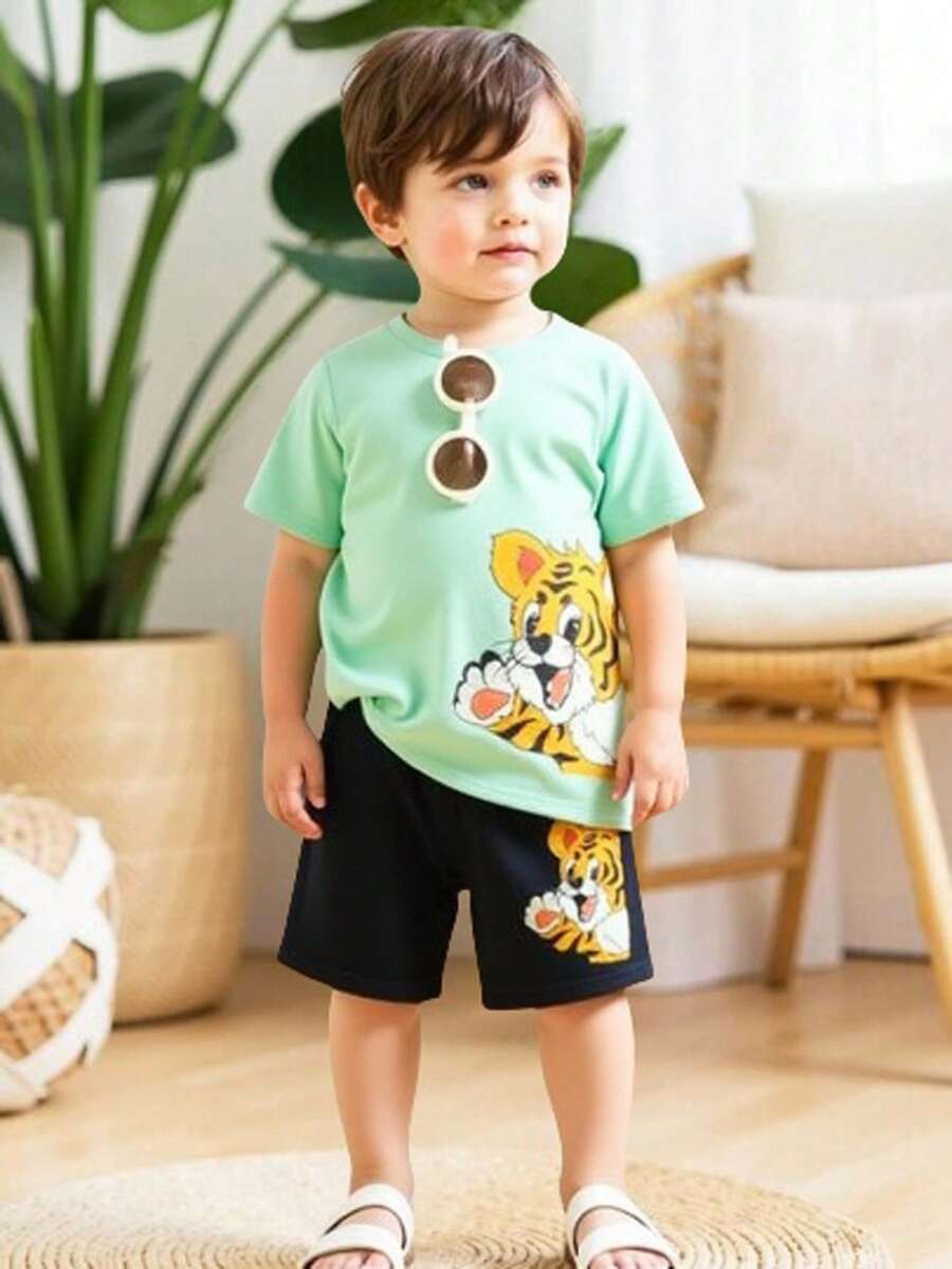 SHEIN 2 Cái/bộ Tập Đi Bé Trai Hàng Ngày Dáng Rộng Vừa Vặn Hoạt Hình Đầu Hổ In Hình Áo Thun Nữ Tay Ngắn Và Quần Short, Mềm Mại & Thoải Mái, Mùa Hè - Nhiều màu - Xem 1
