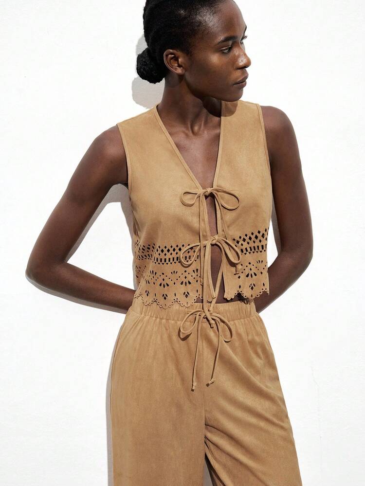 SHEIN Maija Women's Fashion Casual Solid Color Hollow Out Twist Top Tan Two Pieces Set Women Brown Two Pieces Set Women Suede Two Pieces Set Women Two Pieces Pants Set Two Pieces Set Modern Vacation Nomadic Casual Fashion All-Match Women's Country Concert Clothing Western Style Women's Clothing Nomadic Style Bohemian High-End Elegance All-Match Country Concert Clothing Exotic Atmosphere, Country Concert, Western Style Clothing, High-Grade Fabric, Comfortable And Breathable