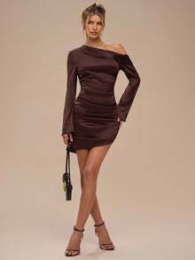 SHEIN BAE Robe mini élégante asymétrique à manches évasées et froncée, en satin de couleur café, pour l'automne/hiver. Robe de demoiselle d'honneur, robe d'anniversaire, robe superposable pour l'automne/hiver, robe de tous les jours, robe pour occasions formelles, robe de vacances - Tabac - Voir 5
