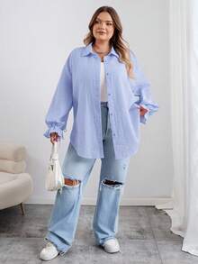 SHEIN CURVE+ Curves 大码返校季/返校季大码反季弧形下摆衬衫，秋冬长袖粉色条纹，女教师款，秋季女装 - 藍色 - 查看 4