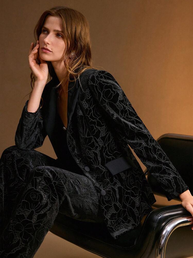 VELVET EMBROIDERY LASER CUT PEAK COLLAR BLAZER