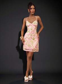 SHEIN BAE 春夏纯粉色重工装饰水钻亮片花卉露背迷你连衣裙，海滩度假连衣裙，性感露背优雅甜美可爱连衣裙，毕业礼服