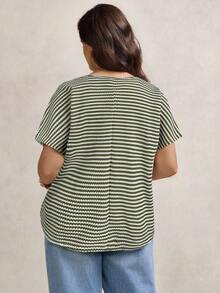 Zelara 大码女式条纹V领露肩袖休闲T恤 波西米亚风夏季复古风 适合春假、锐舞音乐节等场合 - 橄欖綠 - 查看 2