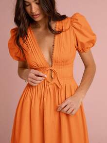 Enchnt Vestido de moda sexy con cuello en V profundo, cintura con lazo y mangas cortas abullonadas de unicolor para mujer