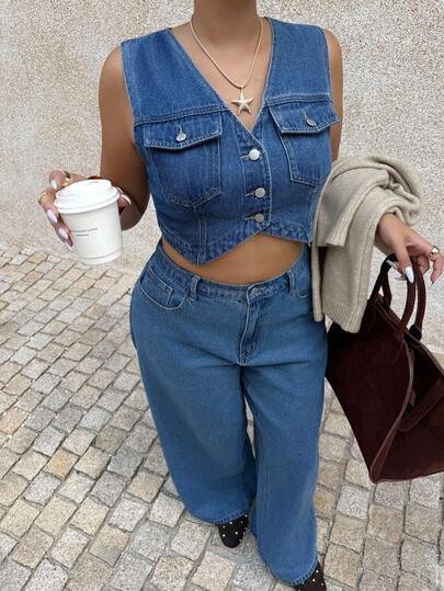 Dripcurv Conjunto de 2 piezas de talla grande para mujer con chaleco vaquero de cuello en V de una hilera y pantalones, casual, elegante, para vacaciones, romántico, estilo granja, primavera/otoño. Conjunto de 2 piezas de talla grande para mujer con blusa sin mangas de cuello redondo y botones frontales y pantalones vaqueros de pierna ancha, otoño, ropa de mujer, vuelta al colegio, ropa de mujer de negocios casuales, elegante, atuendos de oficina para mujer, ropa de trabajo para mujer, atuendos de maestra, conjuntos a juego para mujer, atuendos para brunch, atuendo de aeropuerto para mujer, estilo de dinero viejo para mujer, atuendos de crucero para mujer, atuendos elegantes para mujer, atuendos de negocios casuales para mujer, conjuntos a juego para mujer, conjunto de 2 piezas para vacaciones. Conjunto de 2 piezas de talla grande de color azul oscuro con chaleco vaquero sin mangas y pantalones de pierna ancha, estilo de dinero viejo, ropa de otoño para mujer, atuendos de negocios casuales para