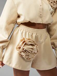 MISSGUIDED Crop Fit Elegant Ruffled Rose Applique Two Piece Outfit Button Down Shirt Shorts Set Unique Fashion Statement Piece Evening Party Cocktail Summer Coordinates Collection