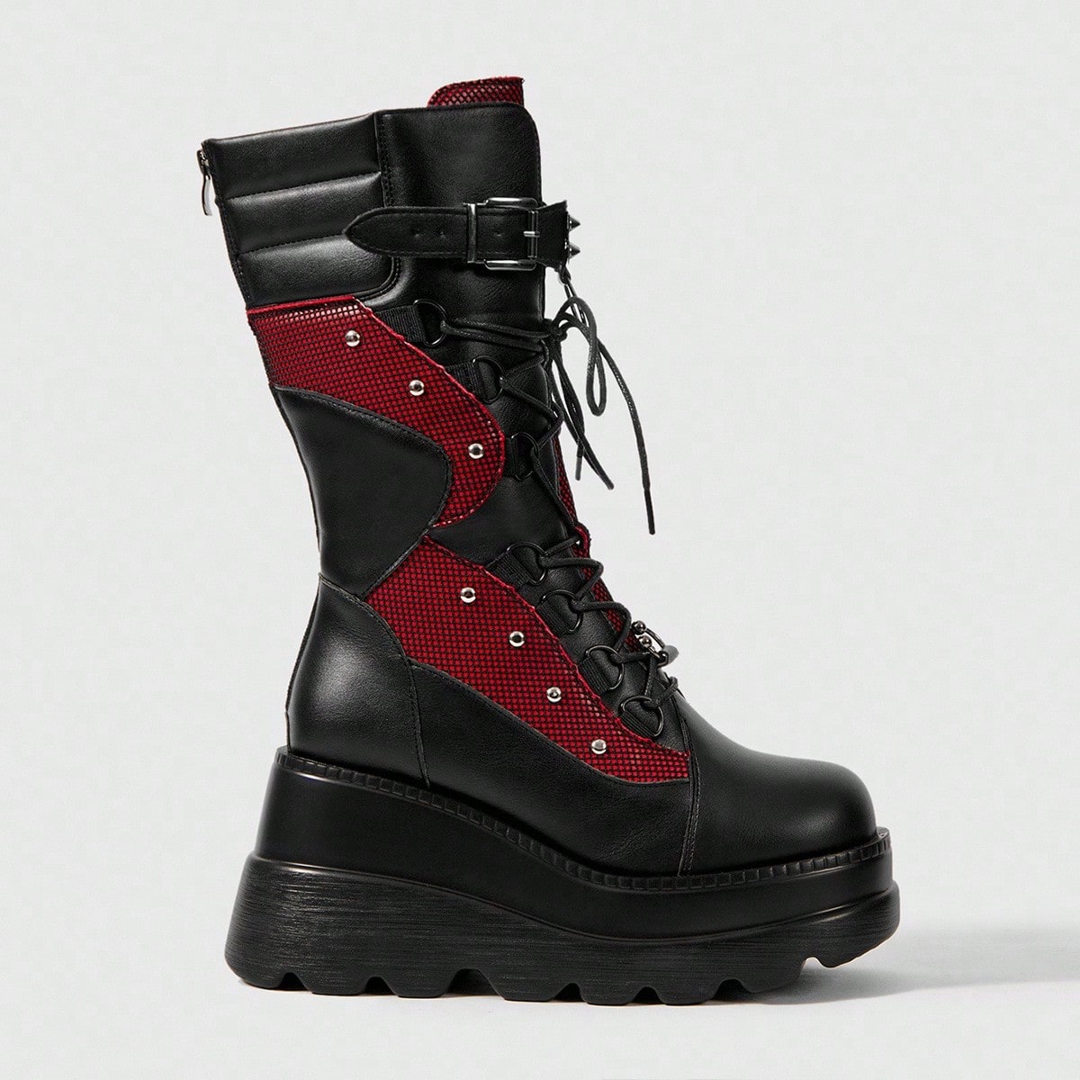 Botas de plataforma punk de media pantorrilla con cordones y hebilla de metal rojo y negro
