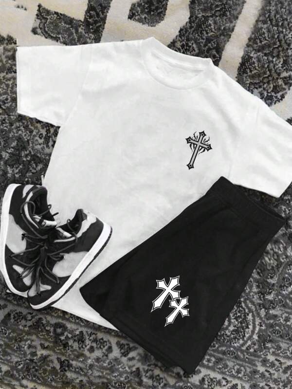 SHEIN 2 件套青少年男孩休闲白色十字印花短袖 T 恤和短裤套装，街头朋克摇滚学院风，适合春夏季节
