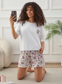 RueChic Women 2 Pcs Flower Printed Detail Short Sleeve Shirt And Fake Ribbon Drawsting Detail Floral Pattern Shorts Homewear Lounge Set - White - View 3