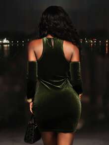 Mistrie Women's Solid Color Cutout Design Long Sleeve Fitted Sexy Mini Velvet Dress,Halloween Clothes,Christmas Dress,Goth Dress