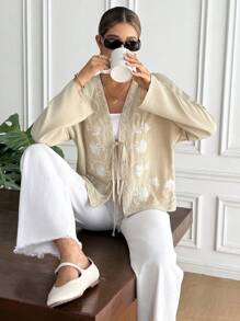 SHEIN Frenchy 秋冬女款印花系带长袖常规夹克 - 杏色 - 查看 4