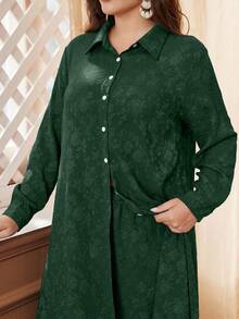 Al Najma Set casual de 2 piezas con botones de contraste y textura jacquard en talla grande - Verde - Ver 7