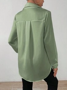 SHEIN PETITE 女式纯色缎面简约衬衫，不对称下摆，秋季女式衬衫，优雅 - 綠色 - 查看 2