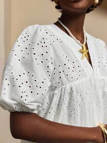 Bóhologie 女式 V 领度假烂花刺绣层叠荷叶边下摆泡泡袖迷你连衣裙