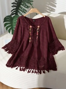 CosyJoli 大码女式花卉刺绣领口撞色蕾丝 3/4 袖宽松时尚衬衫 - 酒紅色 - 查看 2